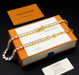 Louis Vuitton LV inlaid with diamond letters and flowers bracelet-0499